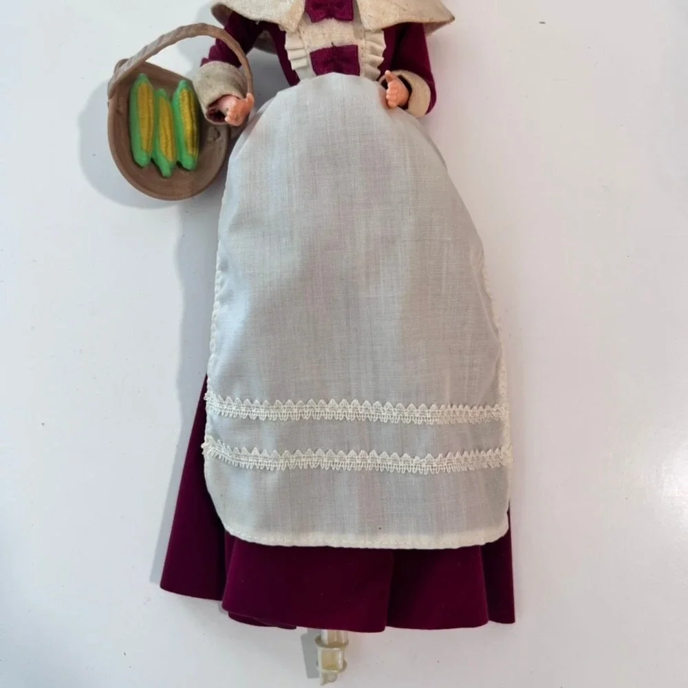Mattel Pilgrim Barbie American Stories Collection 12577 Maroon‎ White 1994 Box